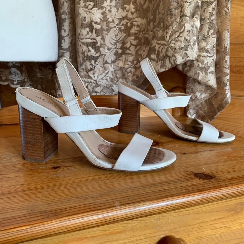 Cream Block Heel Strap Sandals Size 8.5 Aldo